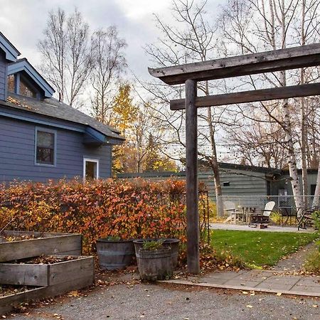 Fireweed Gardens In Roger'S Park Apartment Анкъридж Екстериор снимка