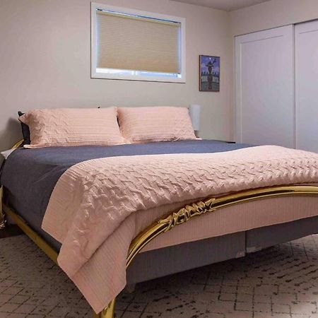 Fireweed Gardens In Roger'S Park Apartment Анкъридж Екстериор снимка