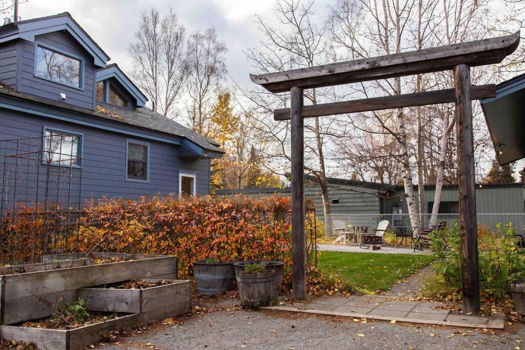 Fireweed Gardens In Roger'S Park Apartment Анкъридж Екстериор снимка