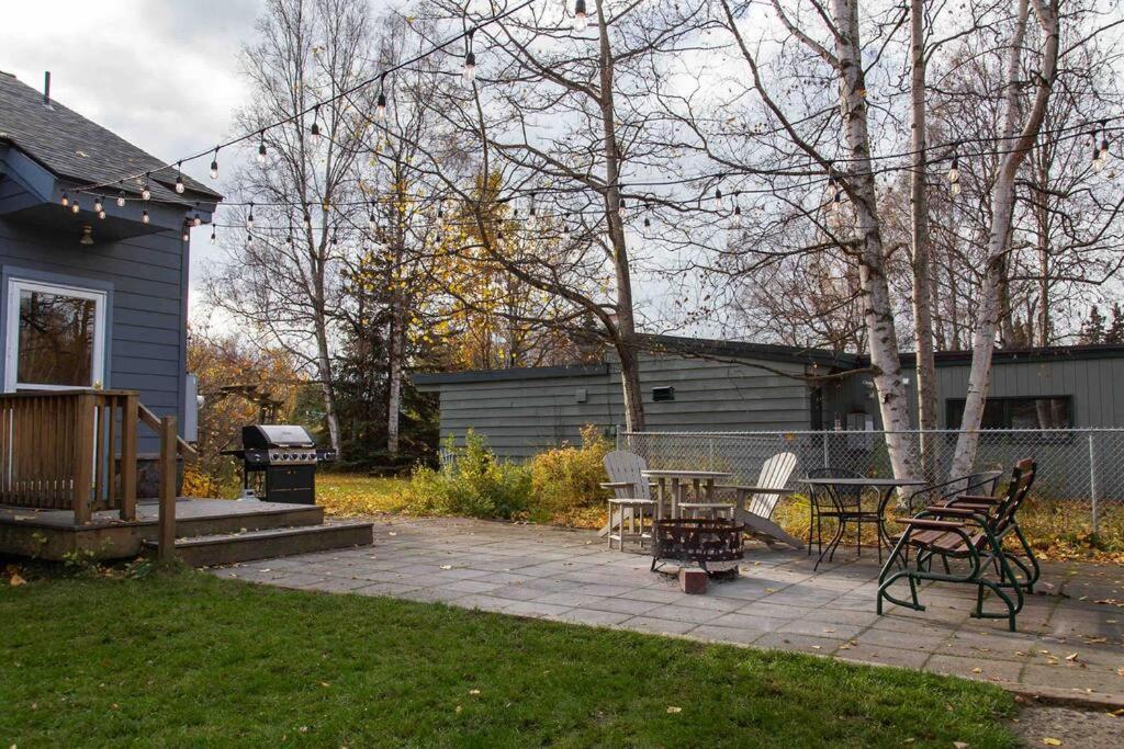 Fireweed Gardens In Roger'S Park Apartment Анкъридж Екстериор снимка